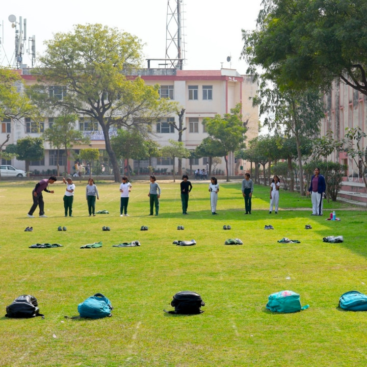 DWPS hosted a fun sport event where students paired up for a thrilling dress-up challenge