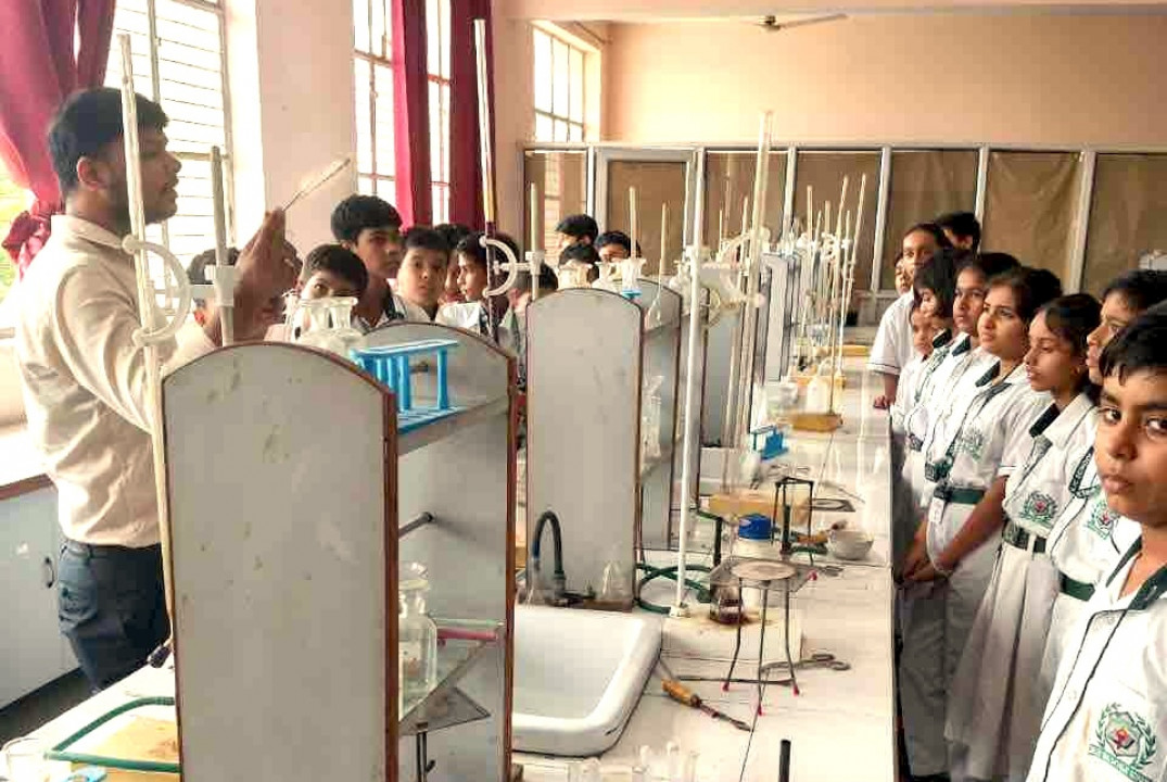 The students of Grade 6 visited the Biology Lab as a part of their science activity